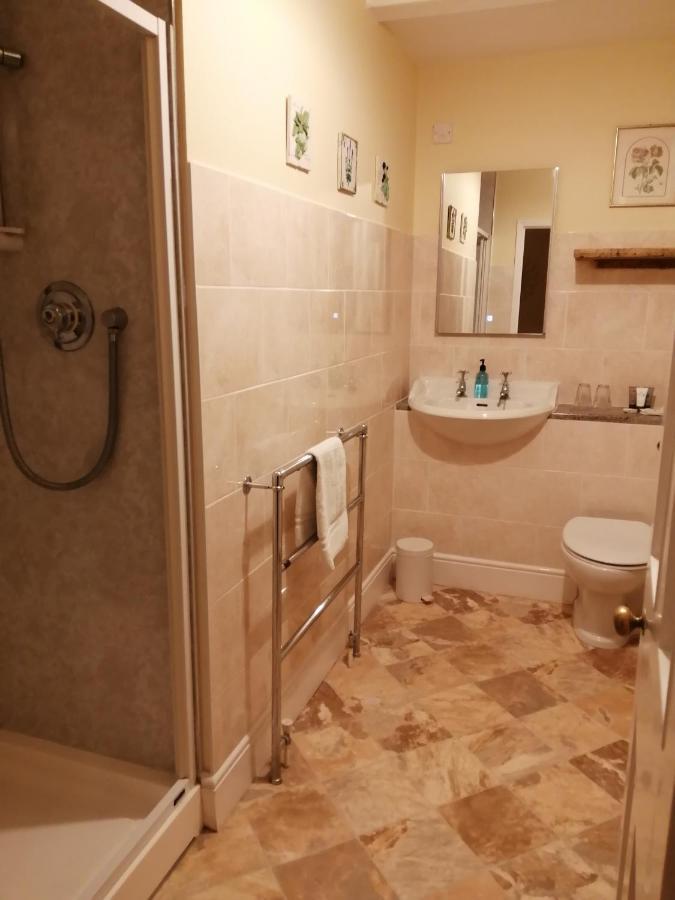 Bridge Farmhouse - Eight Ensuite Bedrooms Солсбери Экстерьер фото